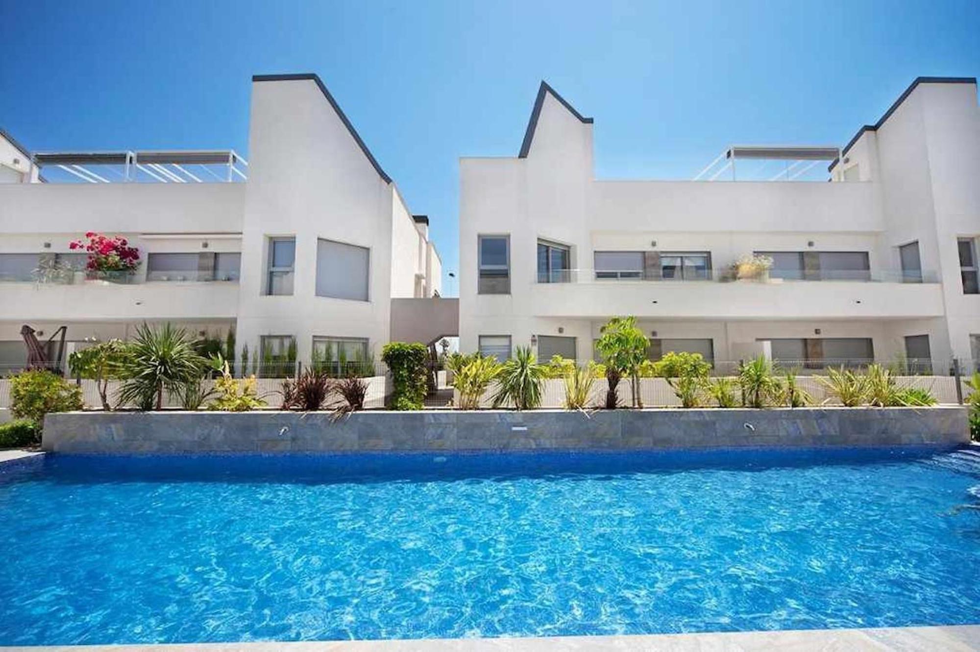 Apto Bajo La Veleta Torrevieja Exteriör bild