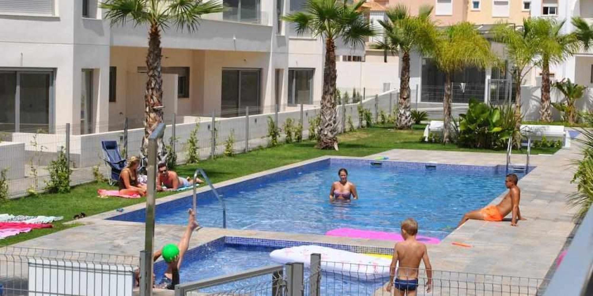 Apto Bajo La Veleta Torrevieja Exteriör bild